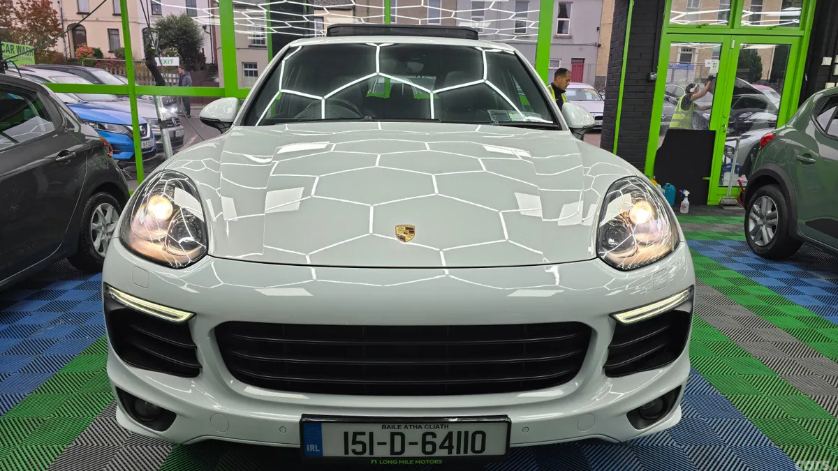 Porsche Cayenne SUV, Petrol Plug-in Hybrid, 2015, White