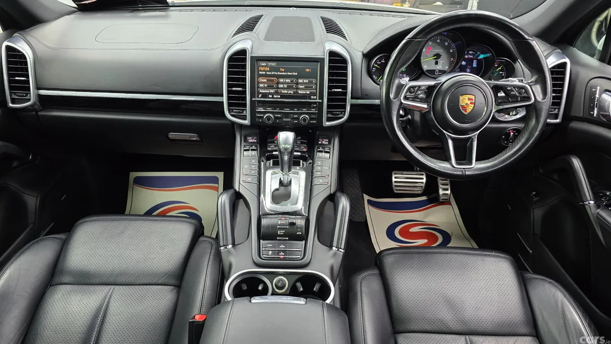 Porsche Cayenne SUV, Petrol Plug-in Hybrid, 2015, White
