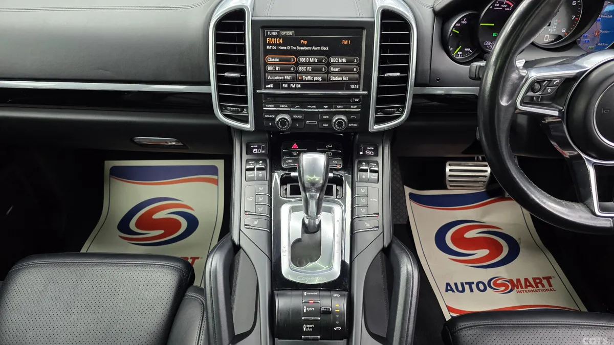 Porsche Cayenne SUV, Petrol Plug-in Hybrid, 2015, White
