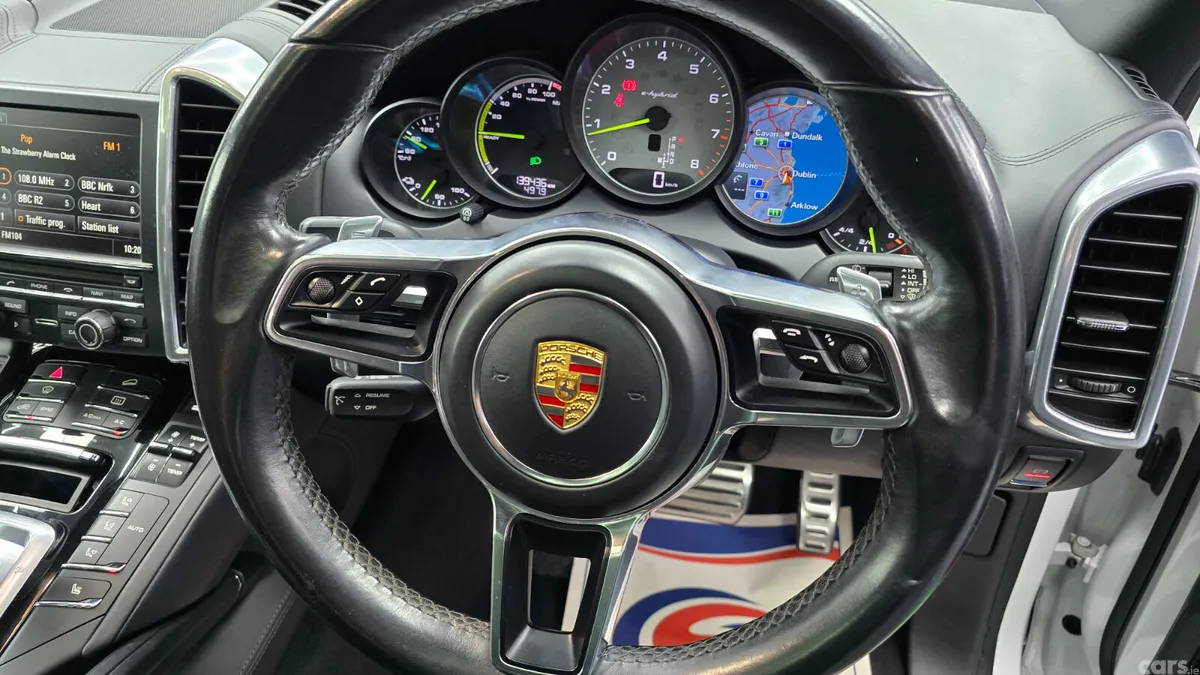 Porsche Cayenne SUV, Petrol Plug-in Hybrid, 2015, White