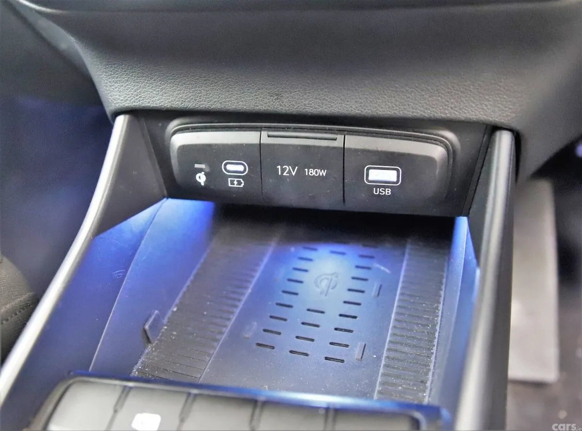 Hyundai i20 Hatchback, Petrol, 2024, Grey