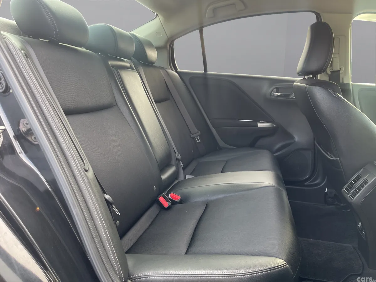 Honda Grace Saloon, Petrol Hybrid, 2015, Black