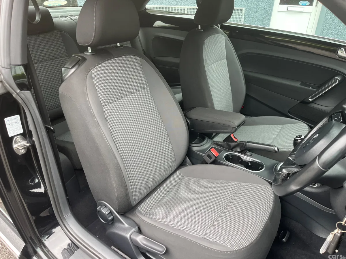 Volkswagen Beetle Hatchback, Petrol, 2015, Black