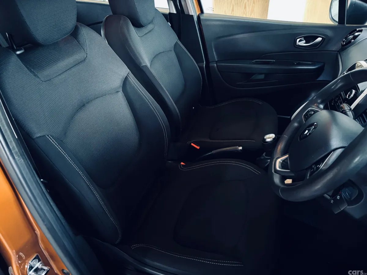 Renault Captur Hatchback, Diesel, 2019, Orange