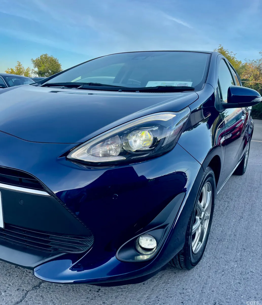 Toyota Aqua Hatchback, Petrol Hybrid, 2019, Blue