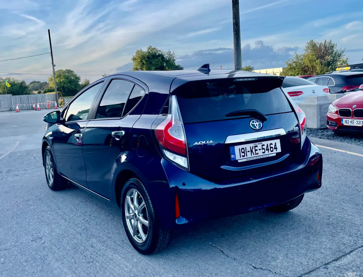 Toyota Aqua Hatchback, Petrol Hybrid, 2019, Blue