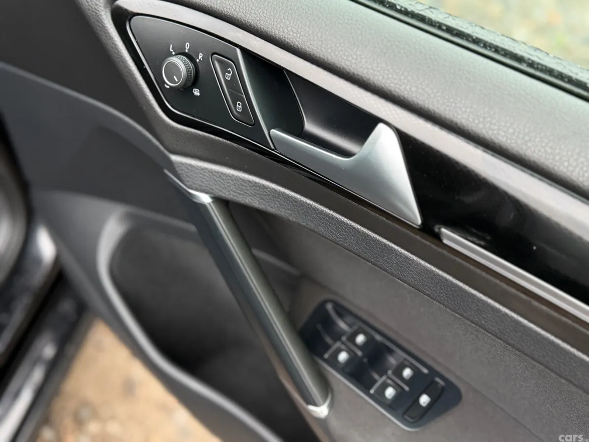 Volkswagen Golf Hatchback, Petrol, 2017, Black