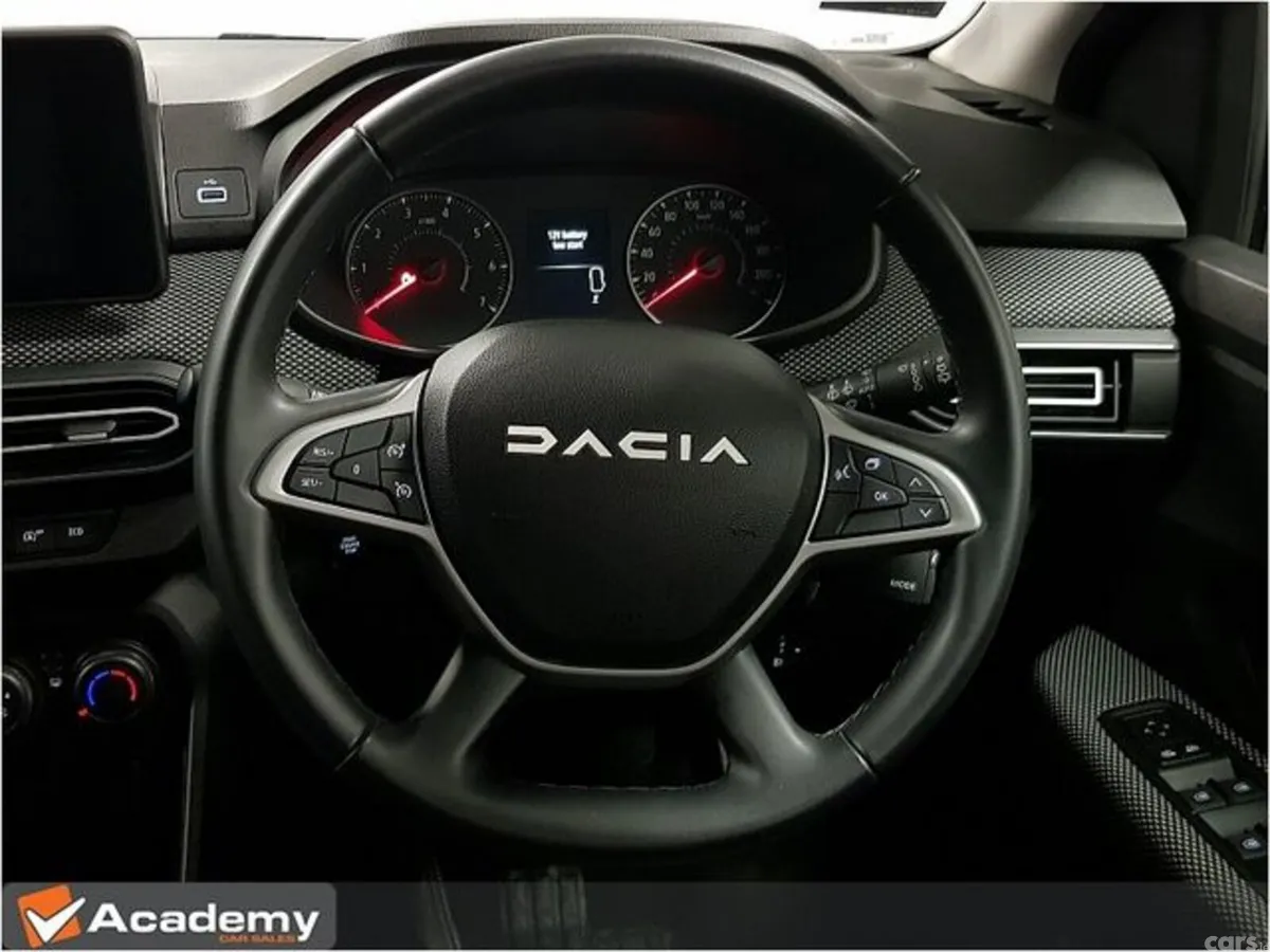 Dacia Sandero Hatchback, Petrol, 2024, Green