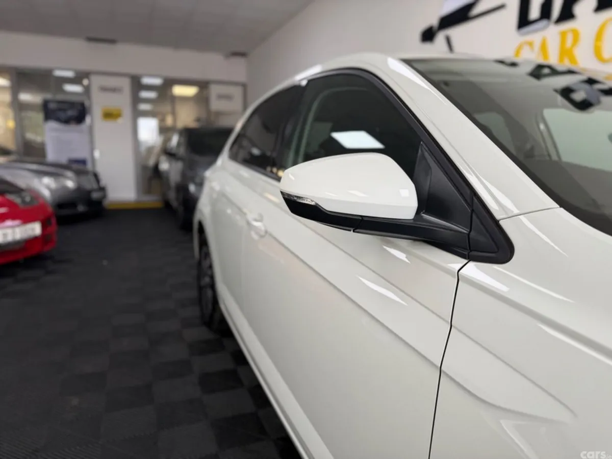 Volkswagen Polo Hatchback, Petrol, 2018, White