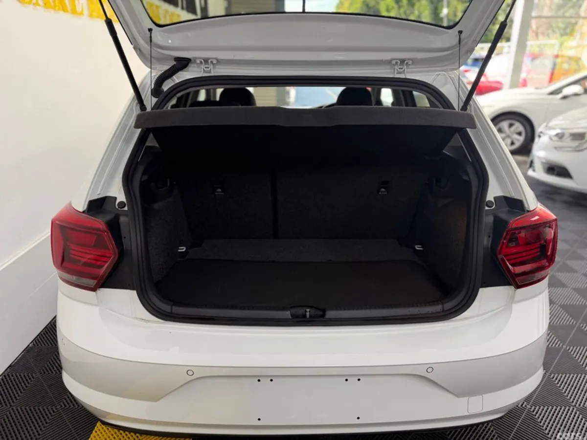 Volkswagen Polo Hatchback, Petrol, 2018, White