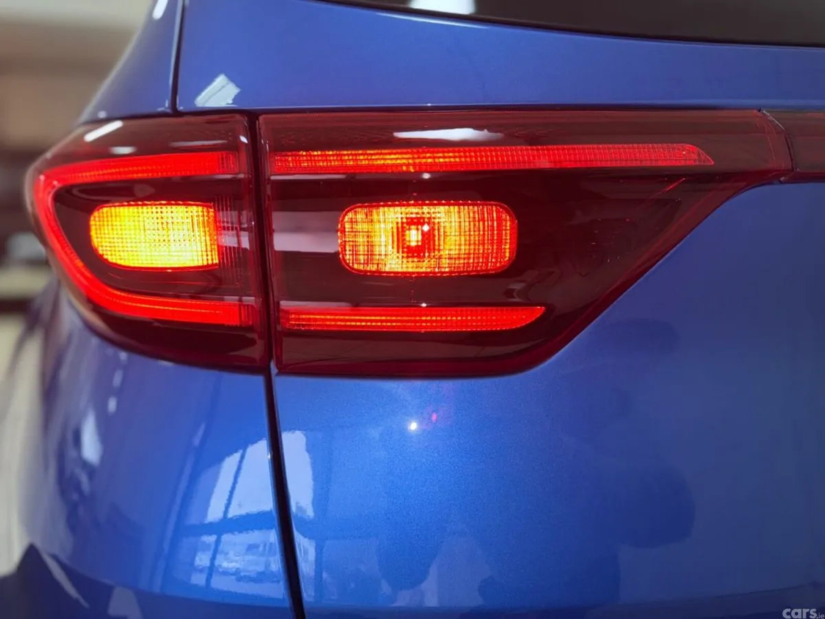 Kia Sportage MPV, Diesel Hybrid, 2021, Blue