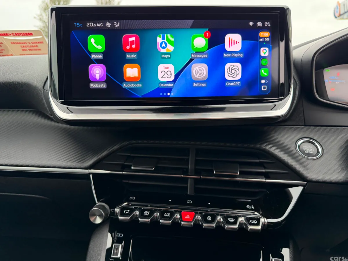 Peugeot 2008 MPV, Petrol, 2024, White