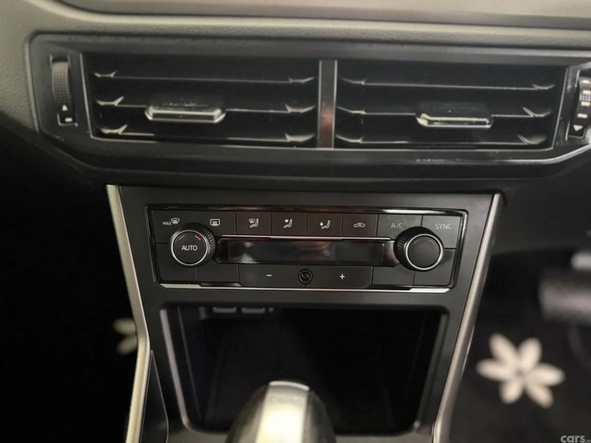 Volkswagen Polo Hatchback, Petrol, 2018, White
