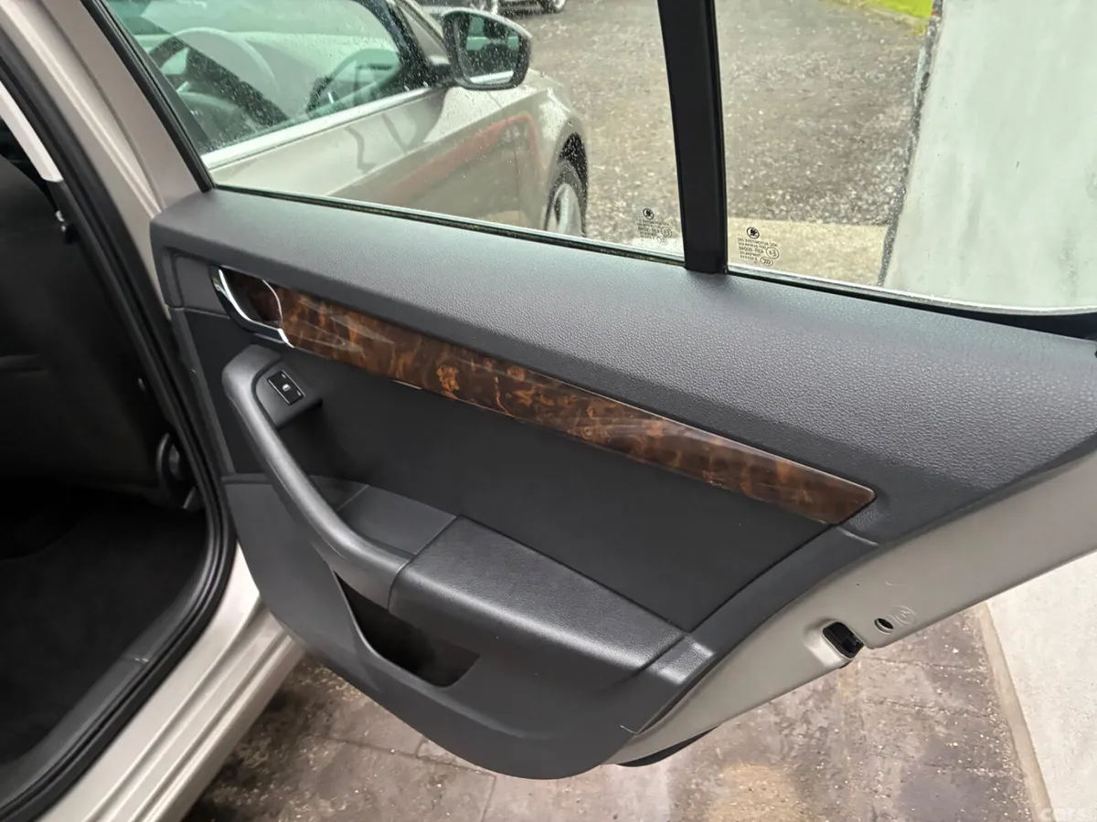 Skoda Octavia Saloon, Diesel, 2014, Beige