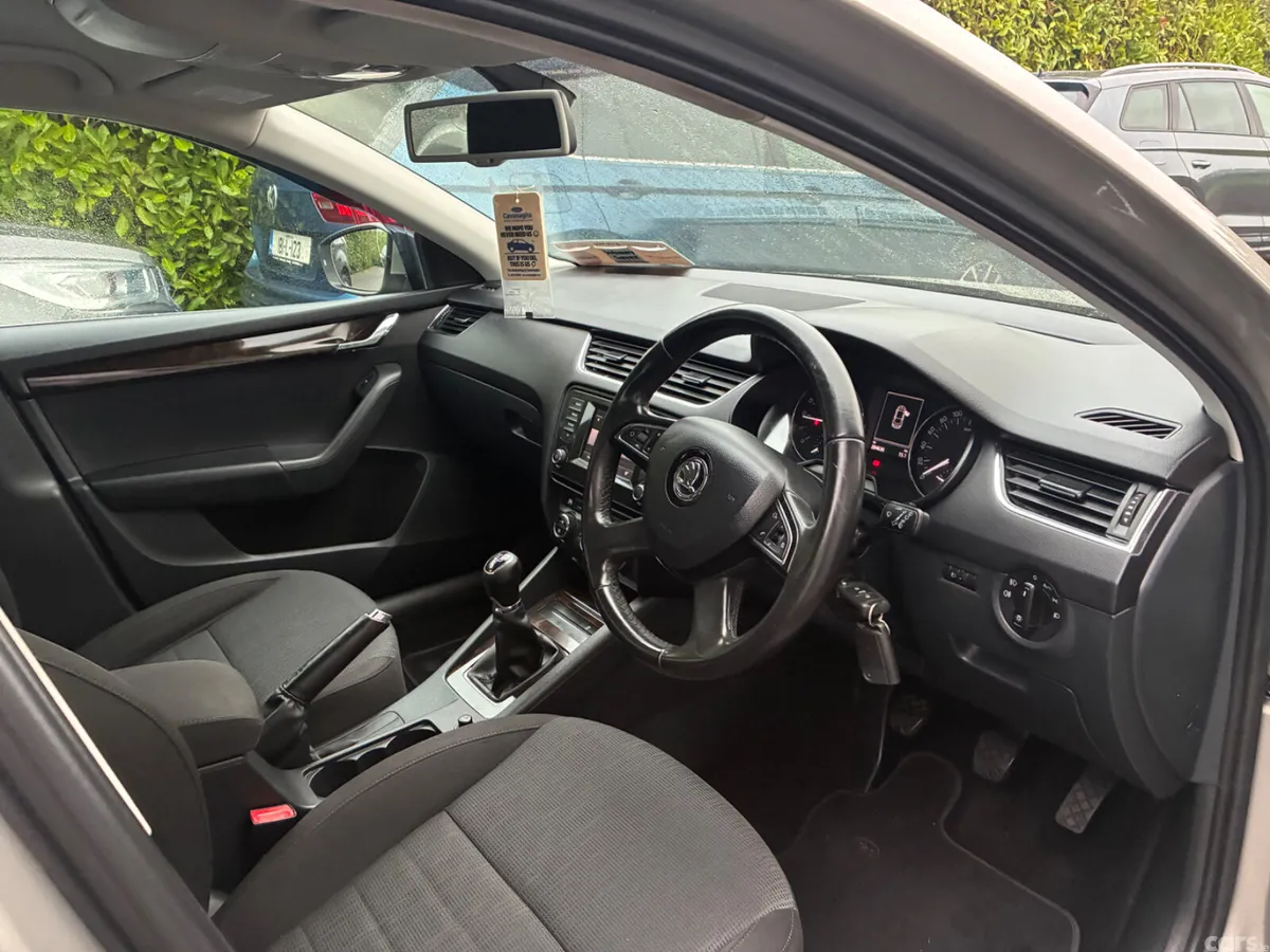 Skoda Octavia Saloon, Diesel, 2014, Beige