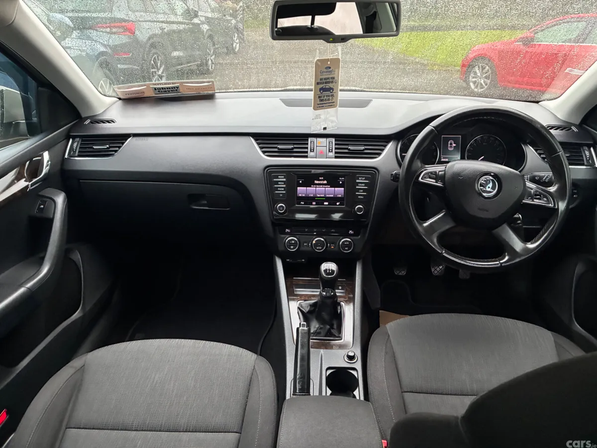 Skoda Octavia Saloon, Diesel, 2014, Beige