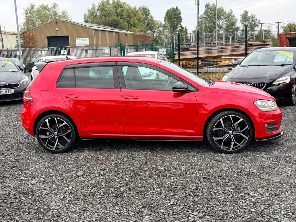Volkswagen Golf Hatchback, Petrol, 2017, Red