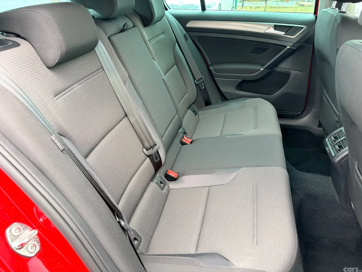 Volkswagen Golf Hatchback, Petrol, 2017, Red