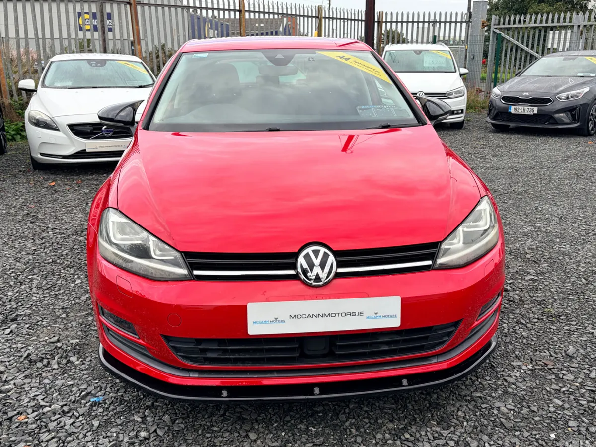 Volkswagen Golf Hatchback, Petrol, 2017, Red
