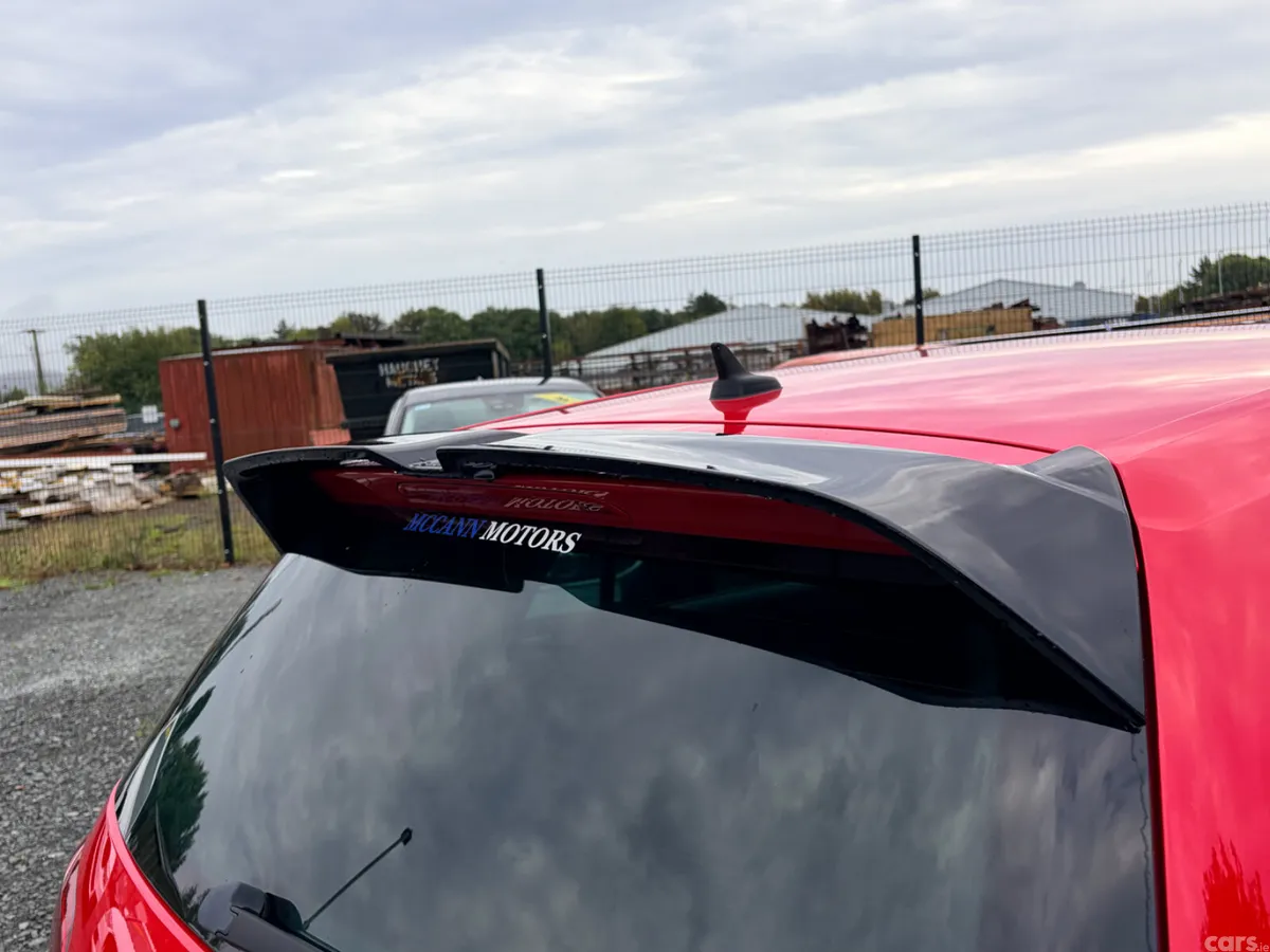 Volkswagen Golf Hatchback, Petrol, 2017, Red