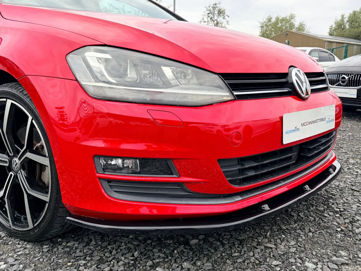 Volkswagen Golf Hatchback, Petrol, 2017, Red