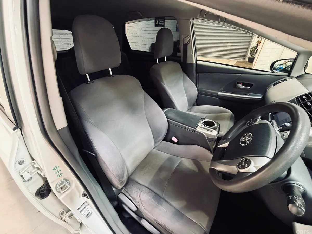 Toyota Prius Hatchback, Petrol Hybrid, 2012, White