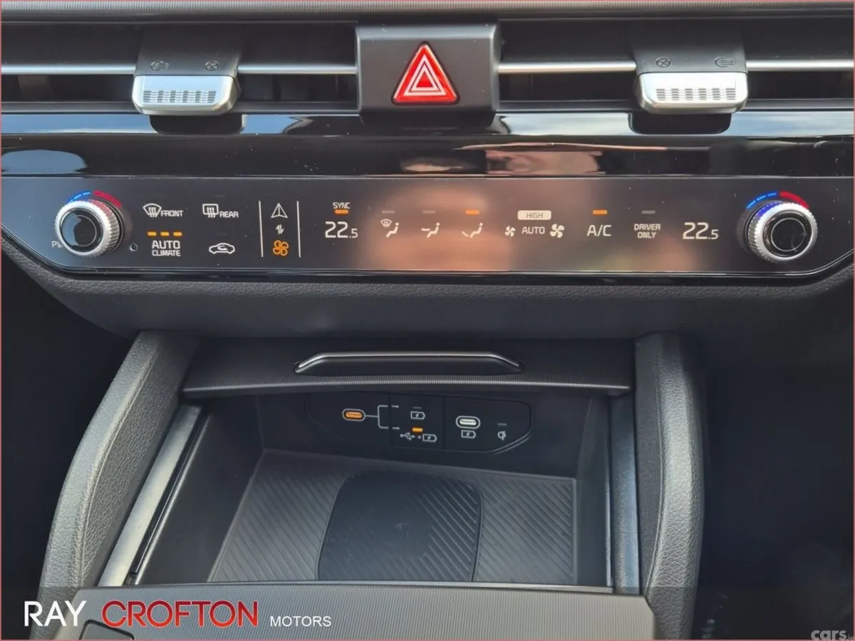 Kia Sportage SUV, Petrol Hybrid, 2026, White