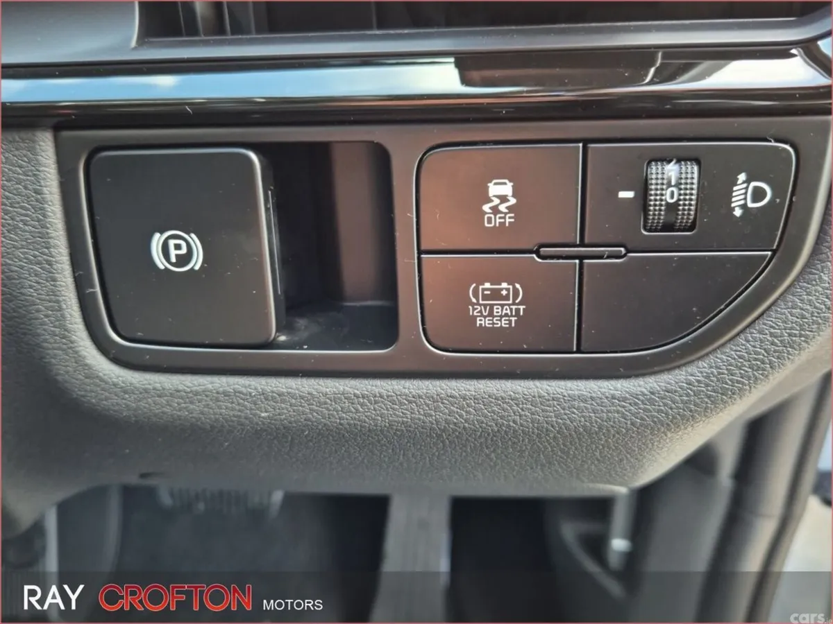 Kia Sportage SUV, Petrol Hybrid, 2026, White