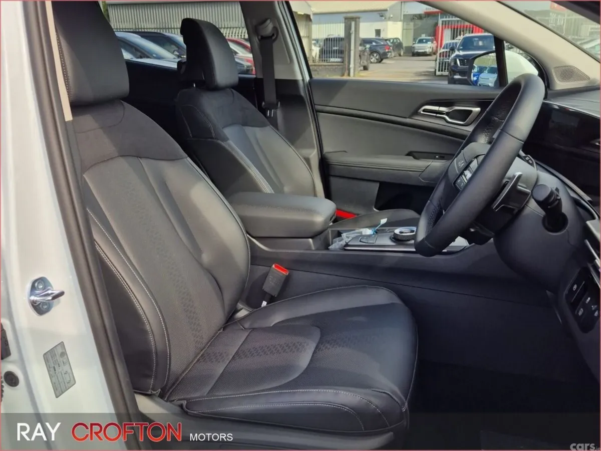 Kia Sportage SUV, Petrol Hybrid, 2026, White