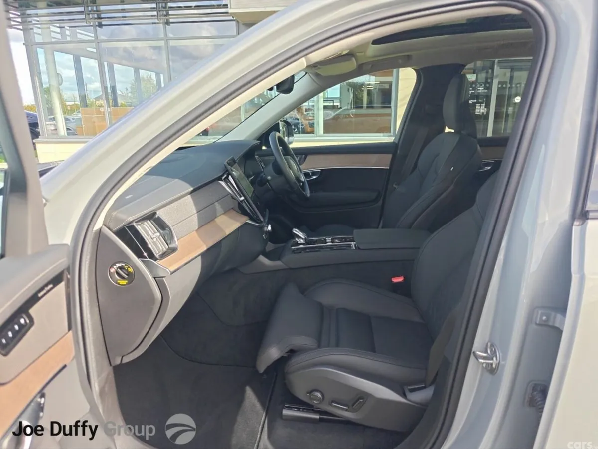 Volvo XC90 SUV, Petrol Plug-in Hybrid, 2025, Grey