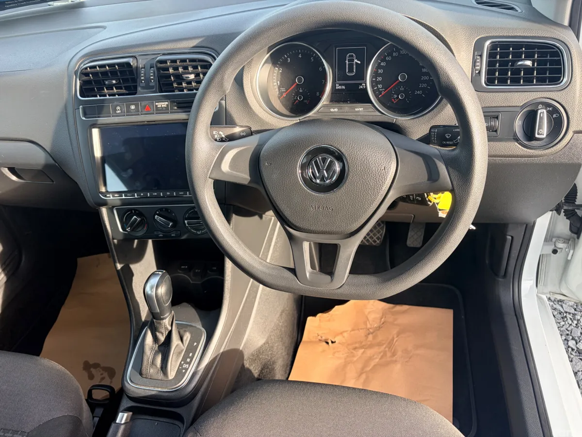 Volkswagen Polo Hatchback, Petrol, 2016, White