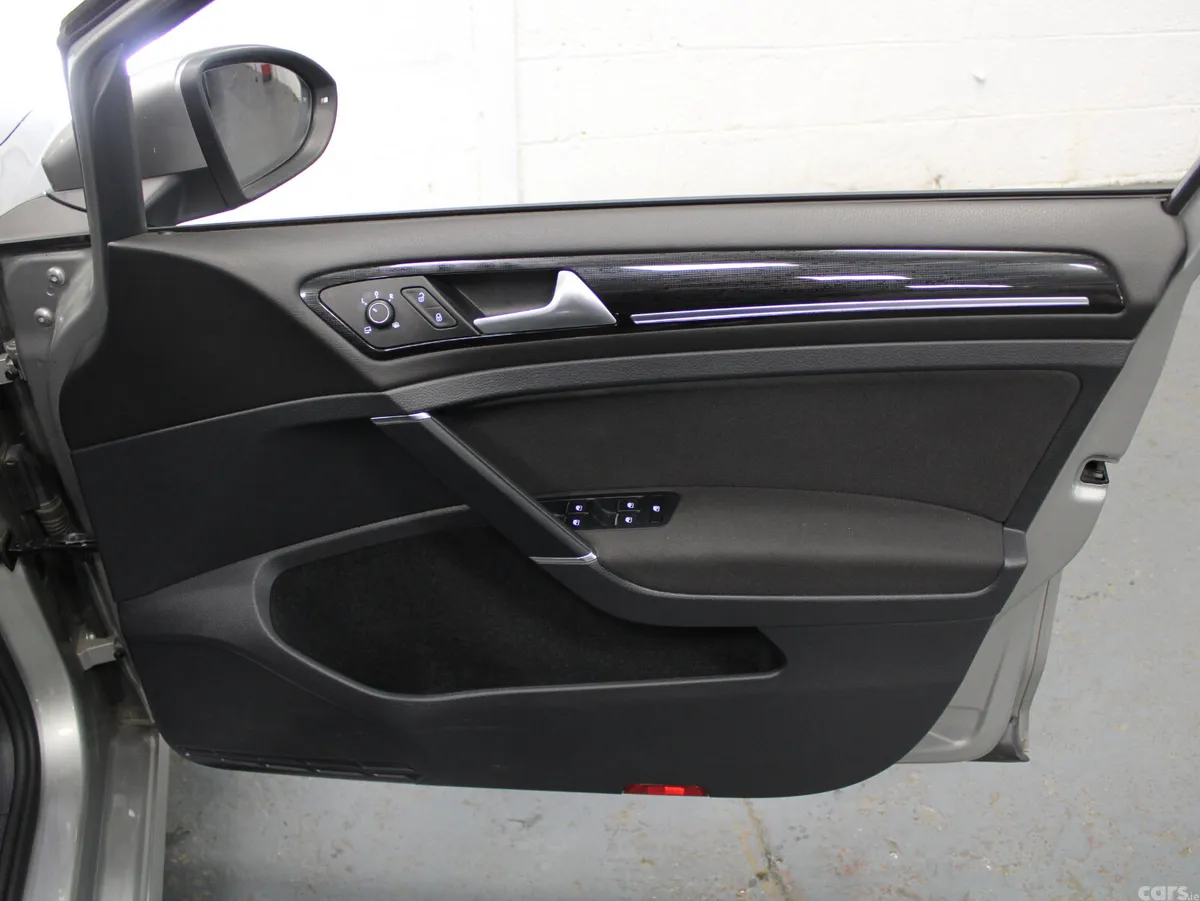 Volkswagen Golf Hatchback, Petrol, 2018, Silver