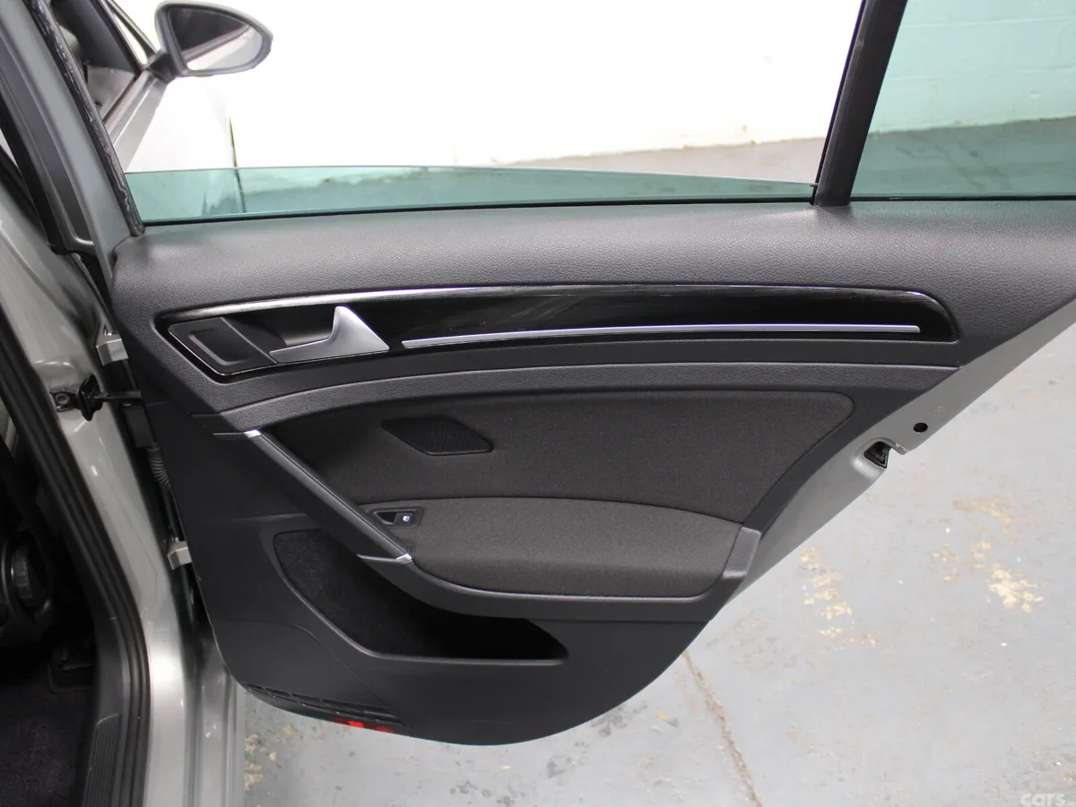 Volkswagen Golf Hatchback, Petrol, 2018, Silver