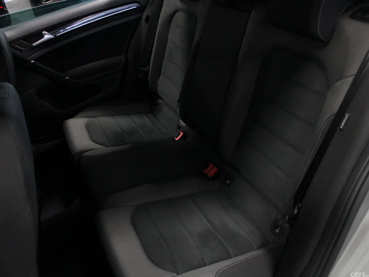 Volkswagen Golf Hatchback, Petrol, 2018, Silver