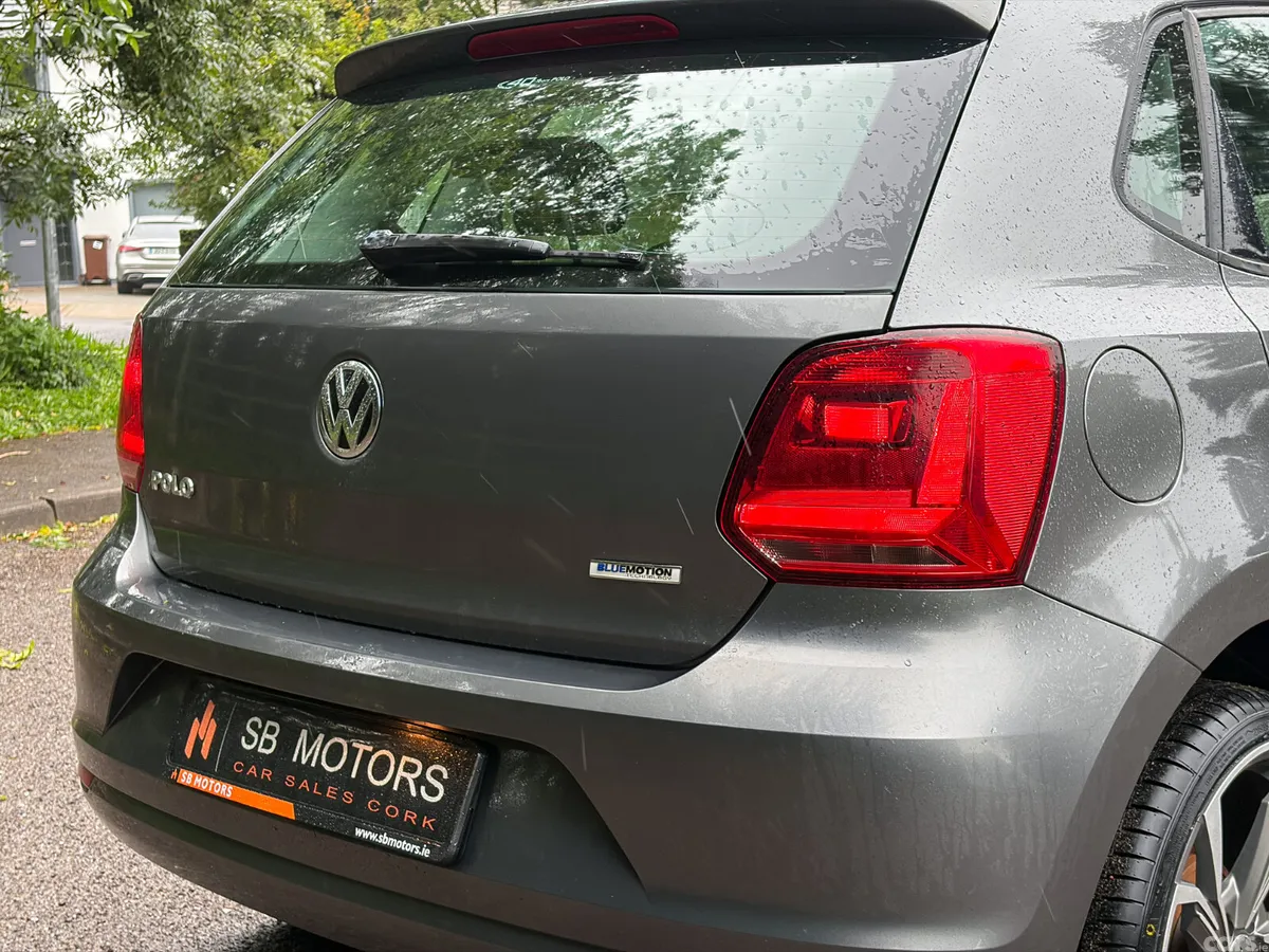 Volkswagen Polo Hatchback, Petrol, 2015, Grey