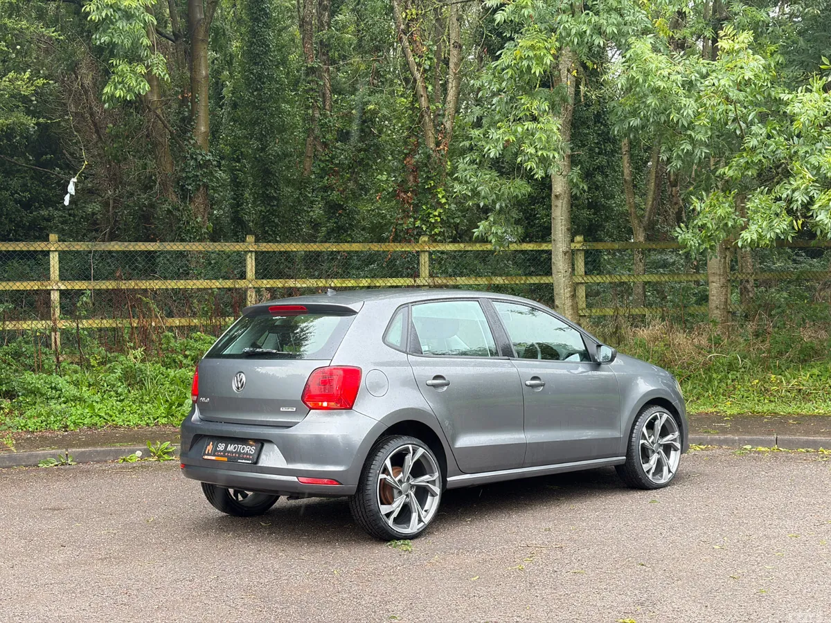 Volkswagen Polo Hatchback, Petrol, 2015, Grey