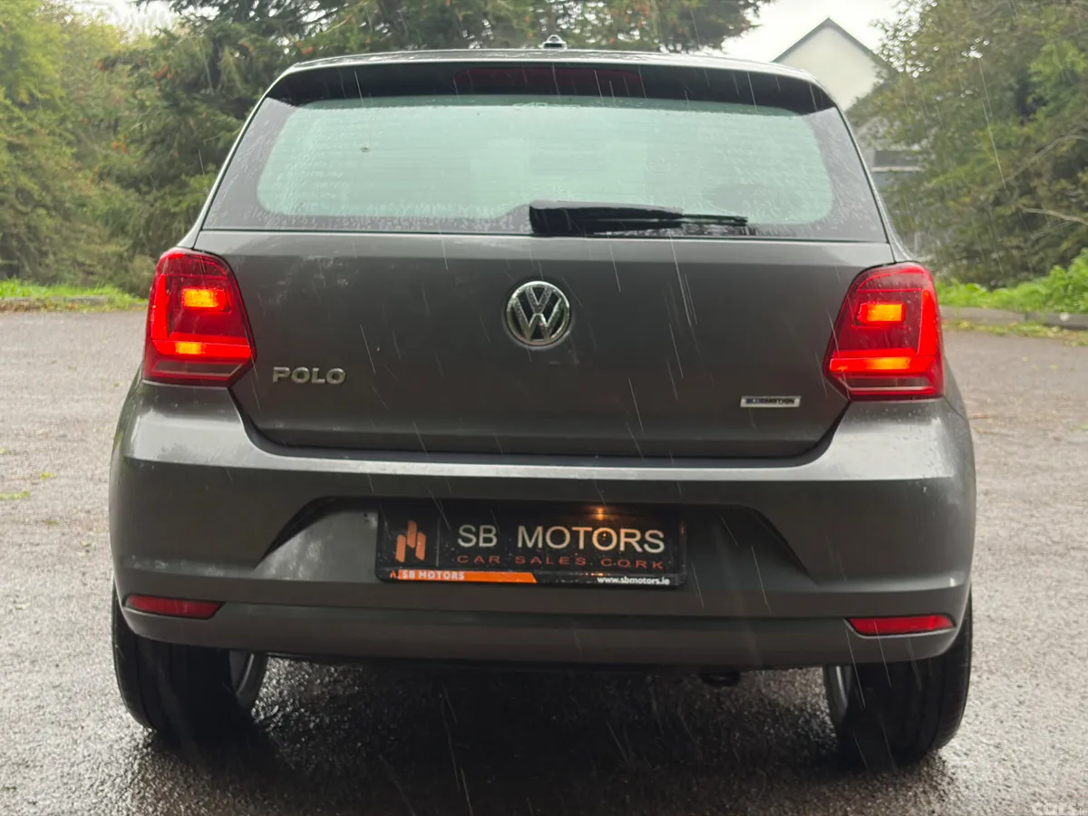Volkswagen Polo Hatchback, Petrol, 2015, Grey