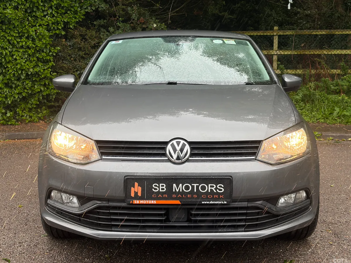 Volkswagen Polo Hatchback, Petrol, 2015, Grey