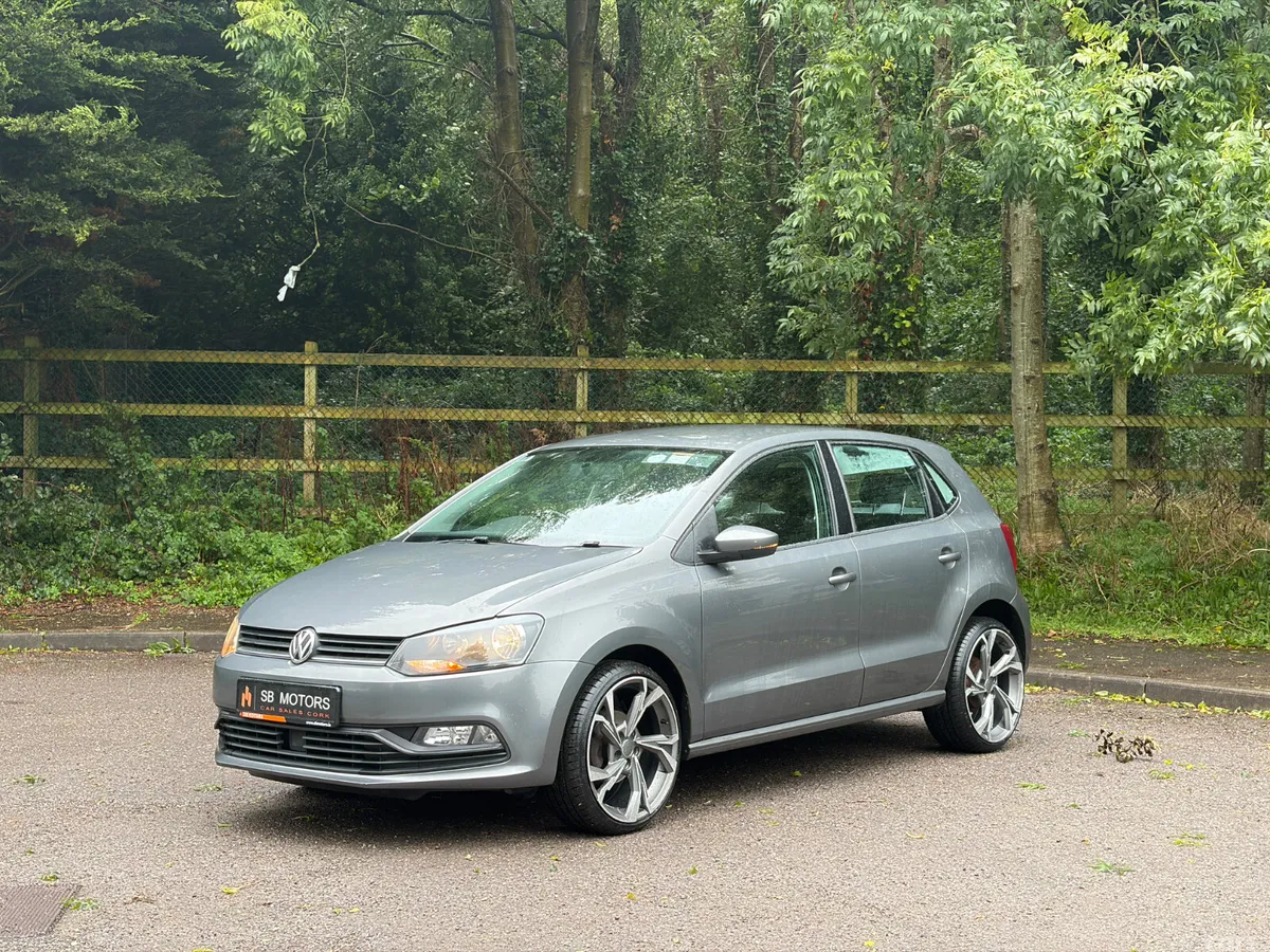 Volkswagen Polo Hatchback, Petrol, 2015, Grey