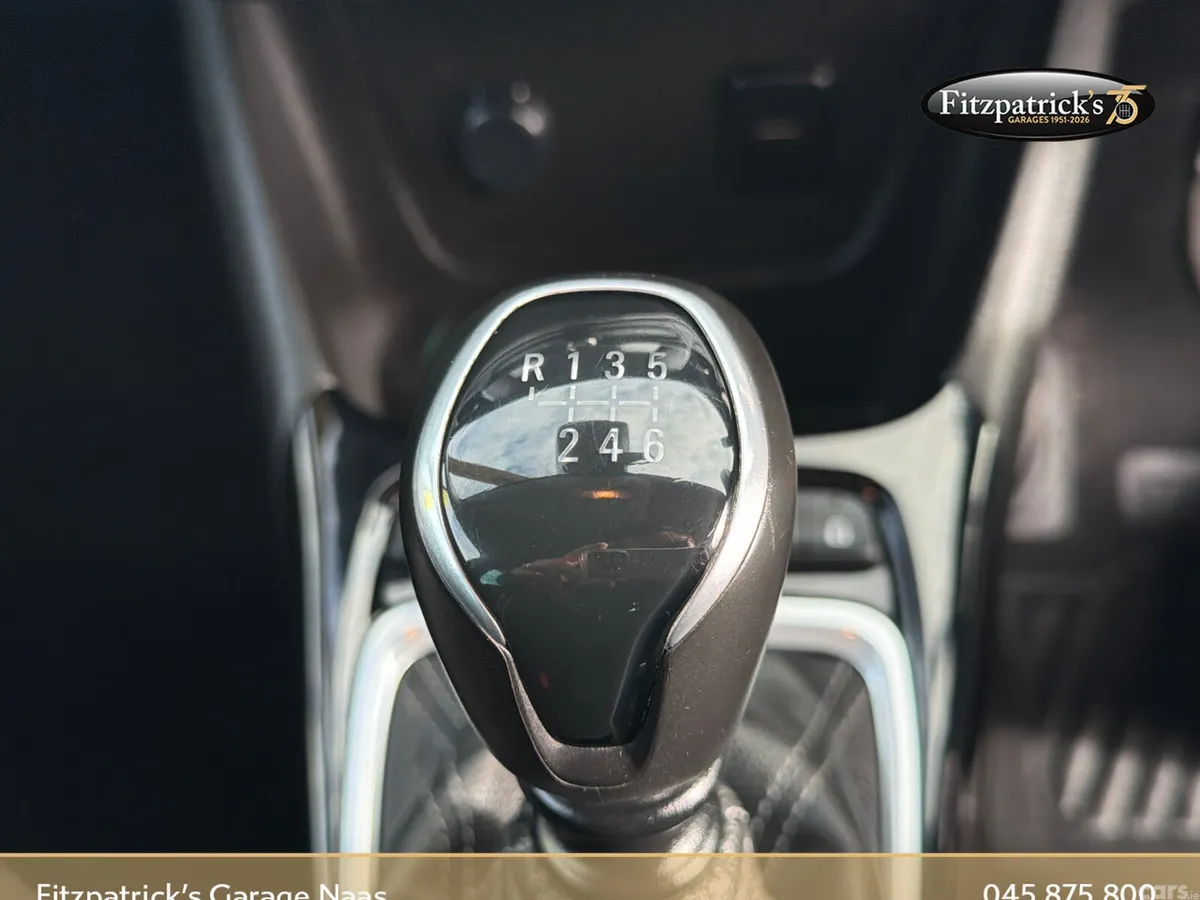 Opel Crossland X SUV, Diesel, 2023, Red