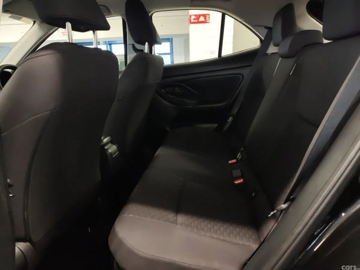 Toyota Yaris Cross Hatchback, Petrol Hybrid, 2024, Black