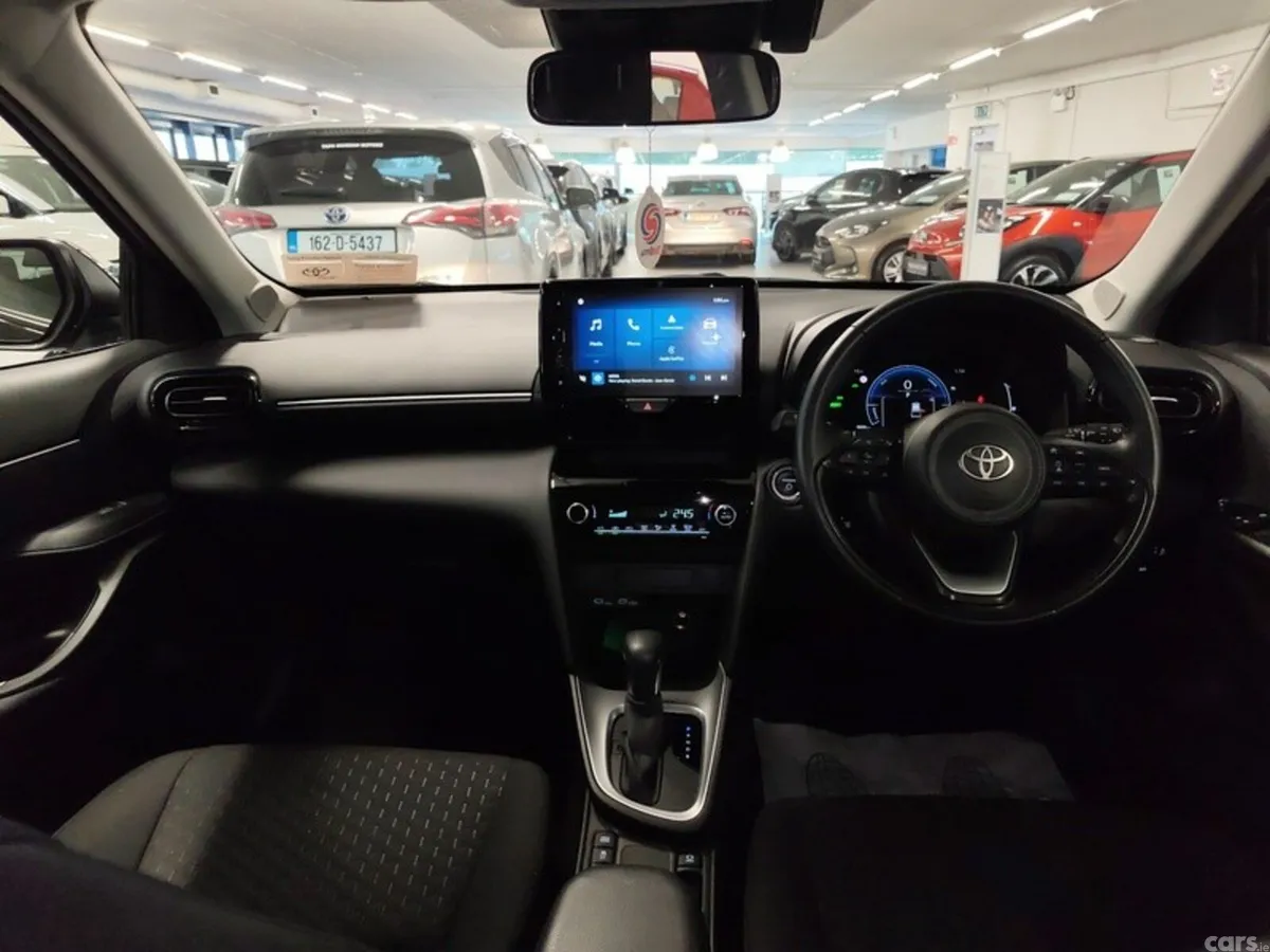 Toyota Yaris Cross Hatchback, Petrol Hybrid, 2024, Black