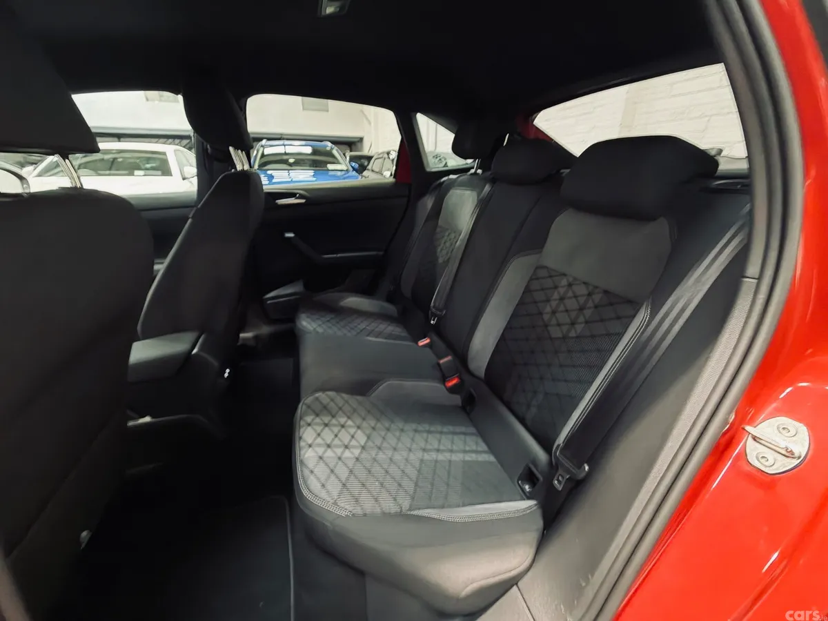 Volkswagen Taigo MPV, Petrol, 2022, Red