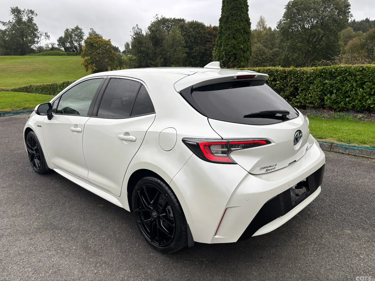 Toyota Corolla Hatchback, Petrol Hybrid, 2018, White
