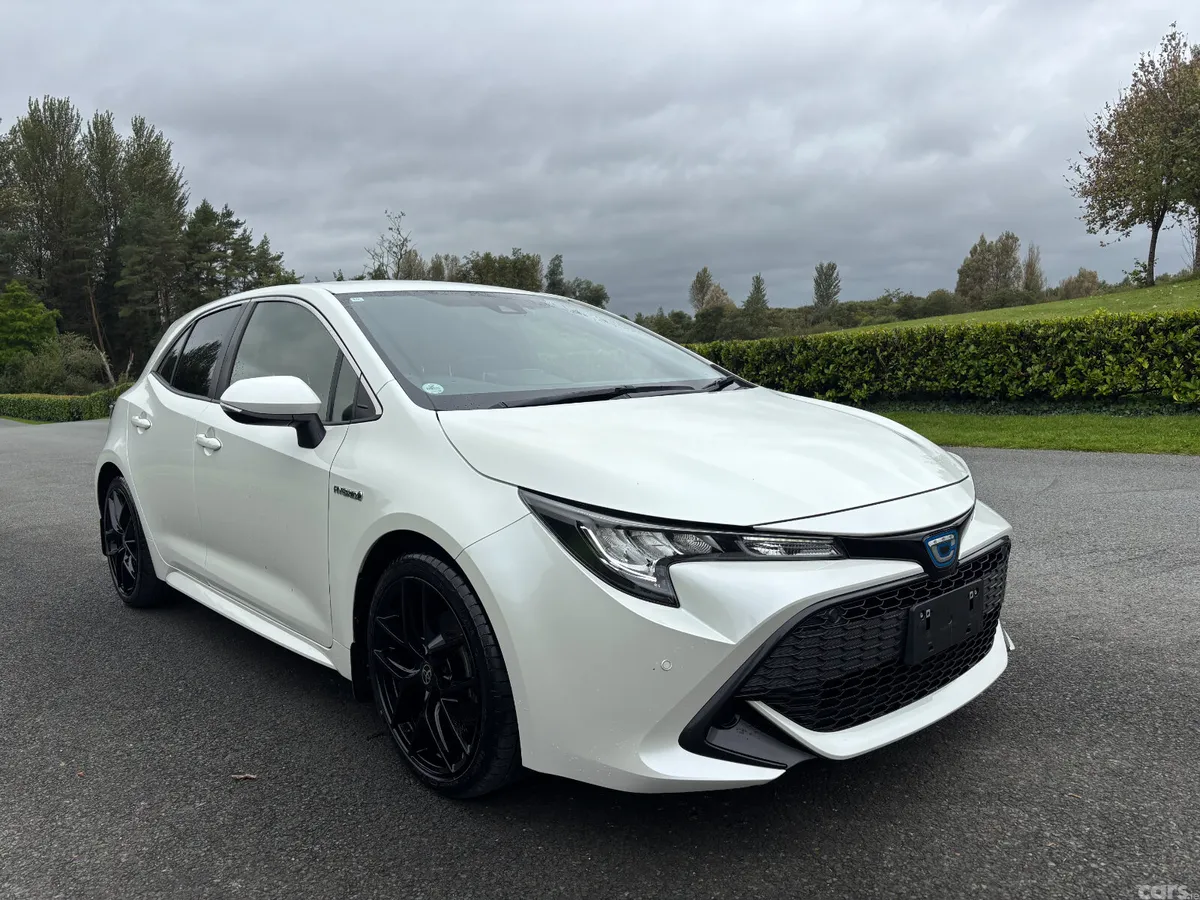 Toyota Corolla Hatchback, Petrol Hybrid, 2018, White