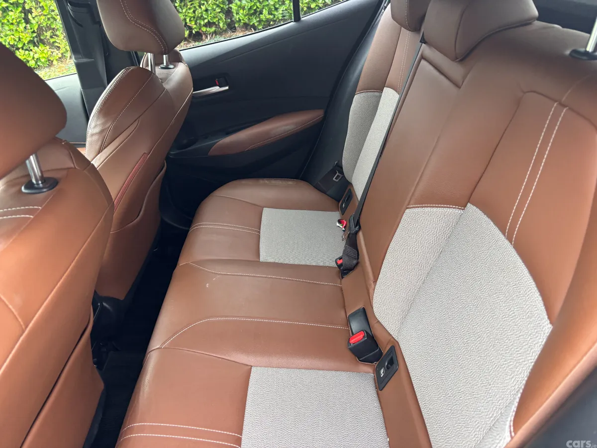 Toyota Corolla Hatchback, Petrol Hybrid, 2018, White