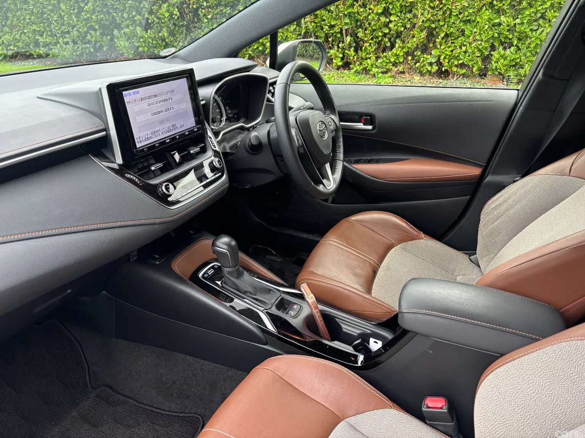 Toyota Corolla Hatchback, Petrol Hybrid, 2018, White