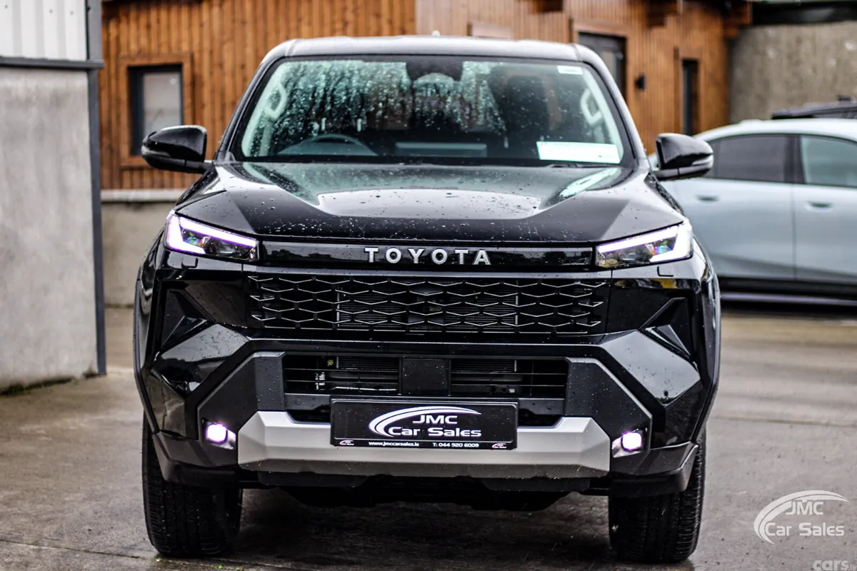 Toyota Hilux Pick Up, Diesel, 2026, Black