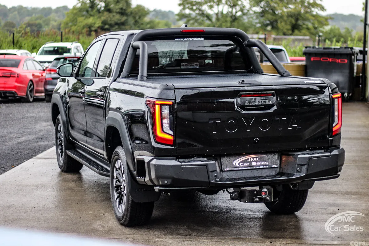 Toyota Hilux Pick Up, Diesel, 2026, Black