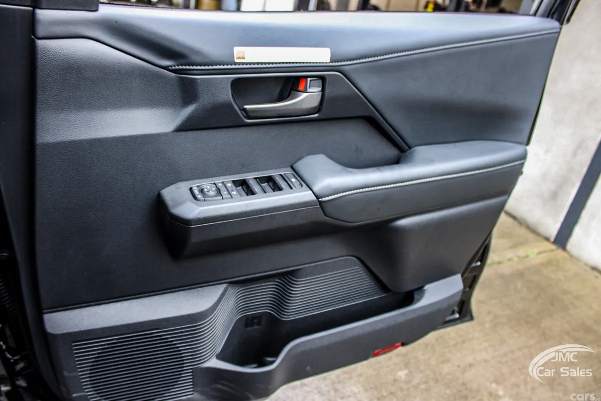 Toyota Hilux Pick Up, Diesel, 2026, Black